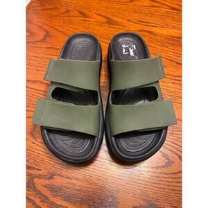 Crocs Women's Brooklyn Luxe Sandal Slides Green Platform Women's size 6